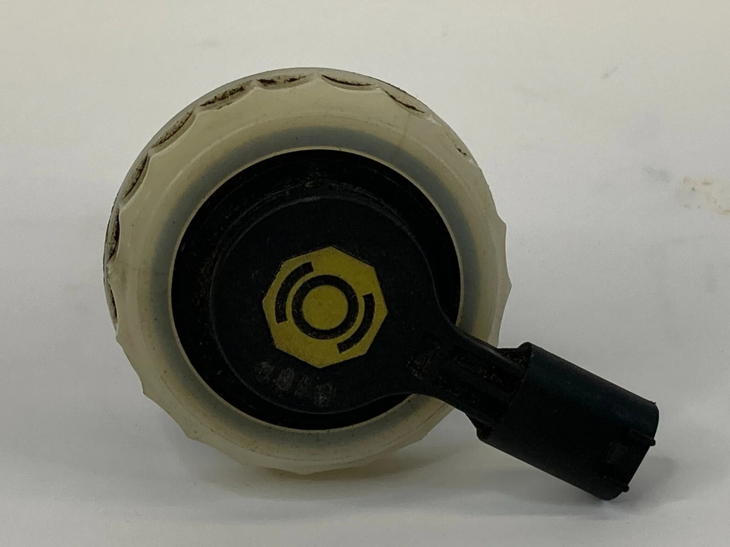 2002-2005 BMW 745I BRAKE FLUID MASTER CYLINDER RESERVOIR CAP COVER OEM