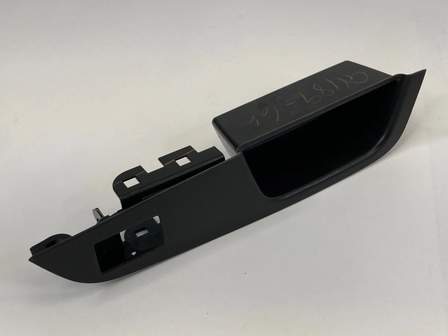 10-17 CHEVROLET EQUINOX REAR RIGHT SIDE POWER WINDOW SWITCH BEZEL AKE21347 OEM