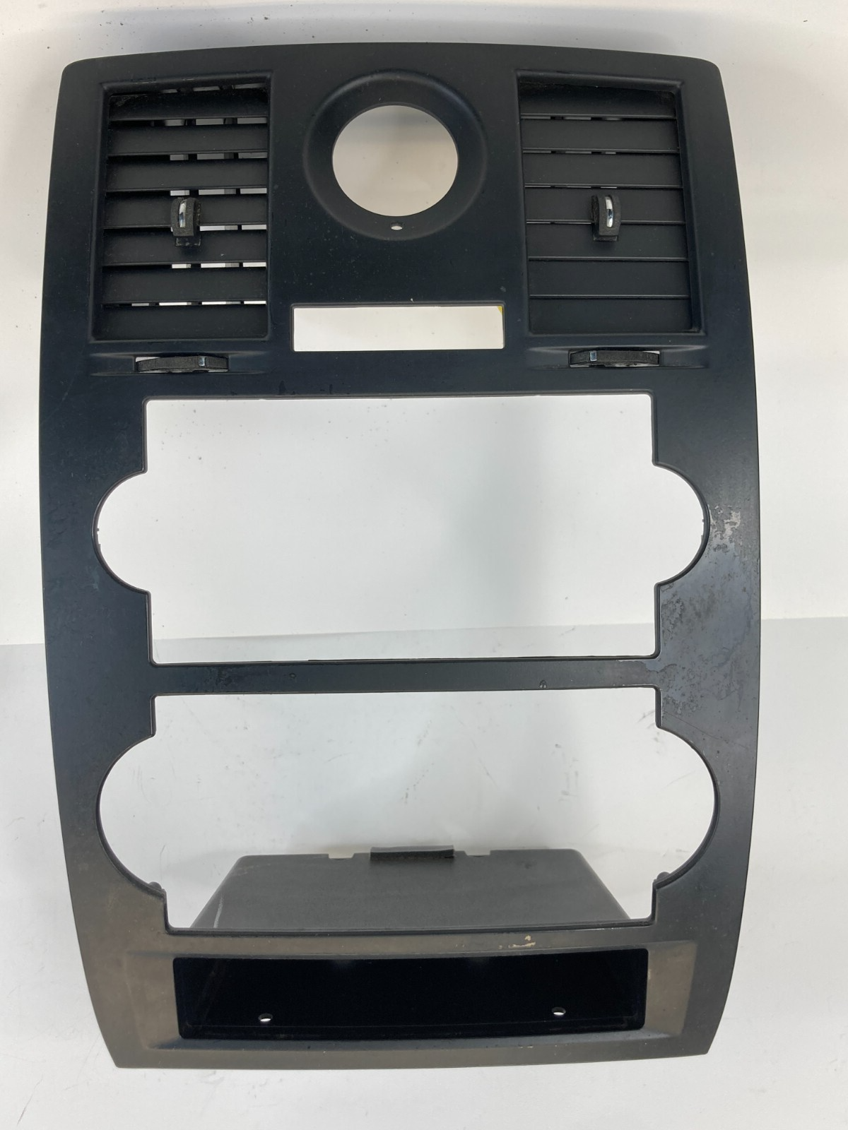 2005-2007 Chrysler 300 Radio & Climate Control Bezel w/ Air Vents YH96TRMAA OEM