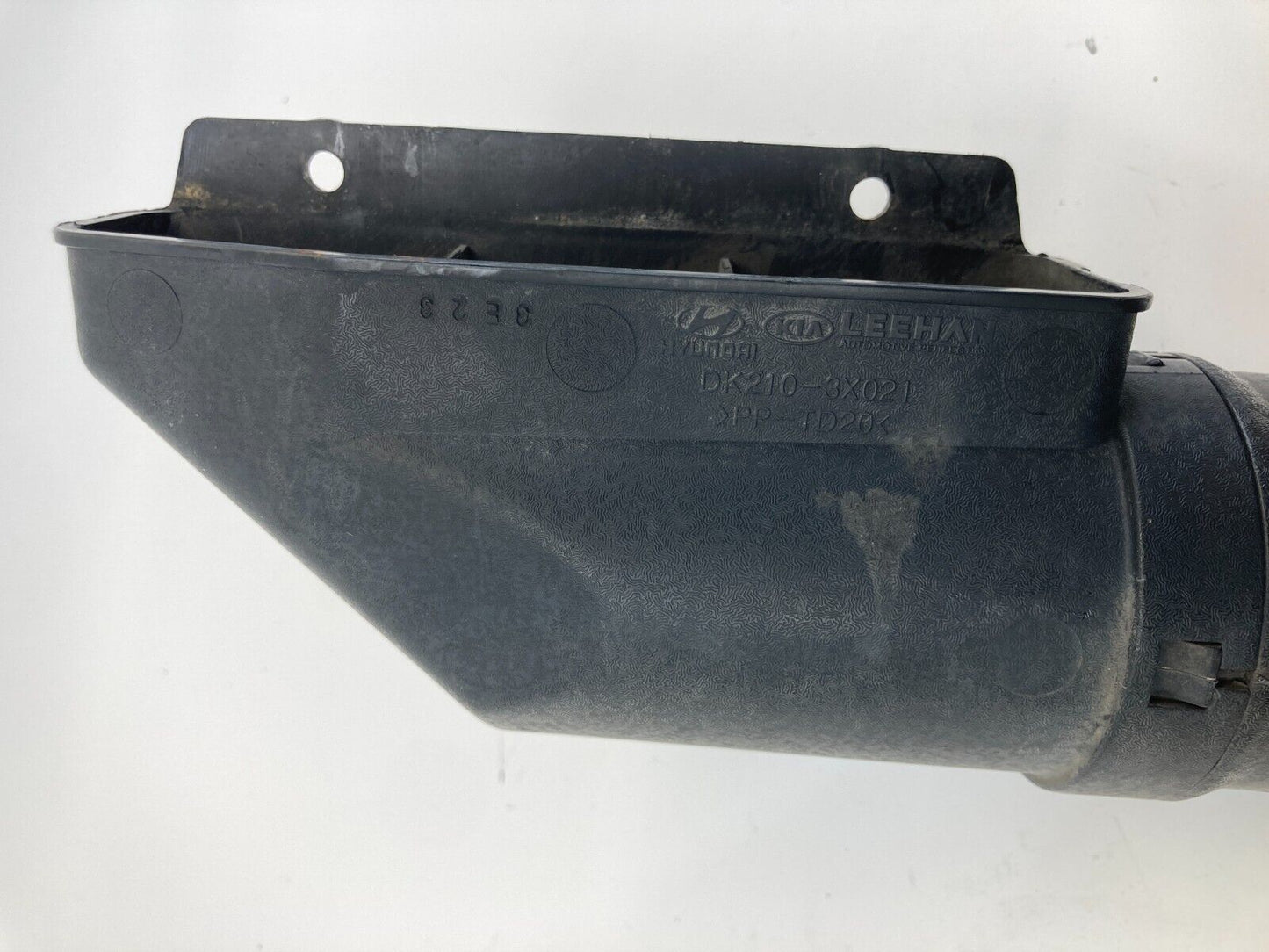 2013 14 15 2016 Hyundai Elantra 1.8L AT Air Intake Duct Hose Tube DK210-3X021