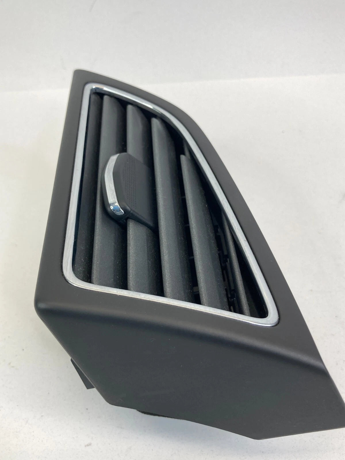 2010-2012 LINCOLN MKT RIGHT SIDE DASH AC AIR VENT GRILLE AE93-74046B30-A OEM