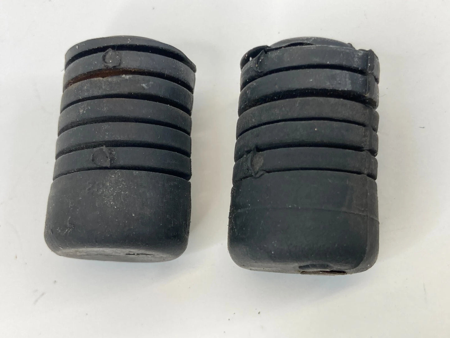06-16 KIA OPTIMA 05-13 SPORTAGE HOOD BUMPER STOP ADJUSTER RUBBER SET PAIR OEM
