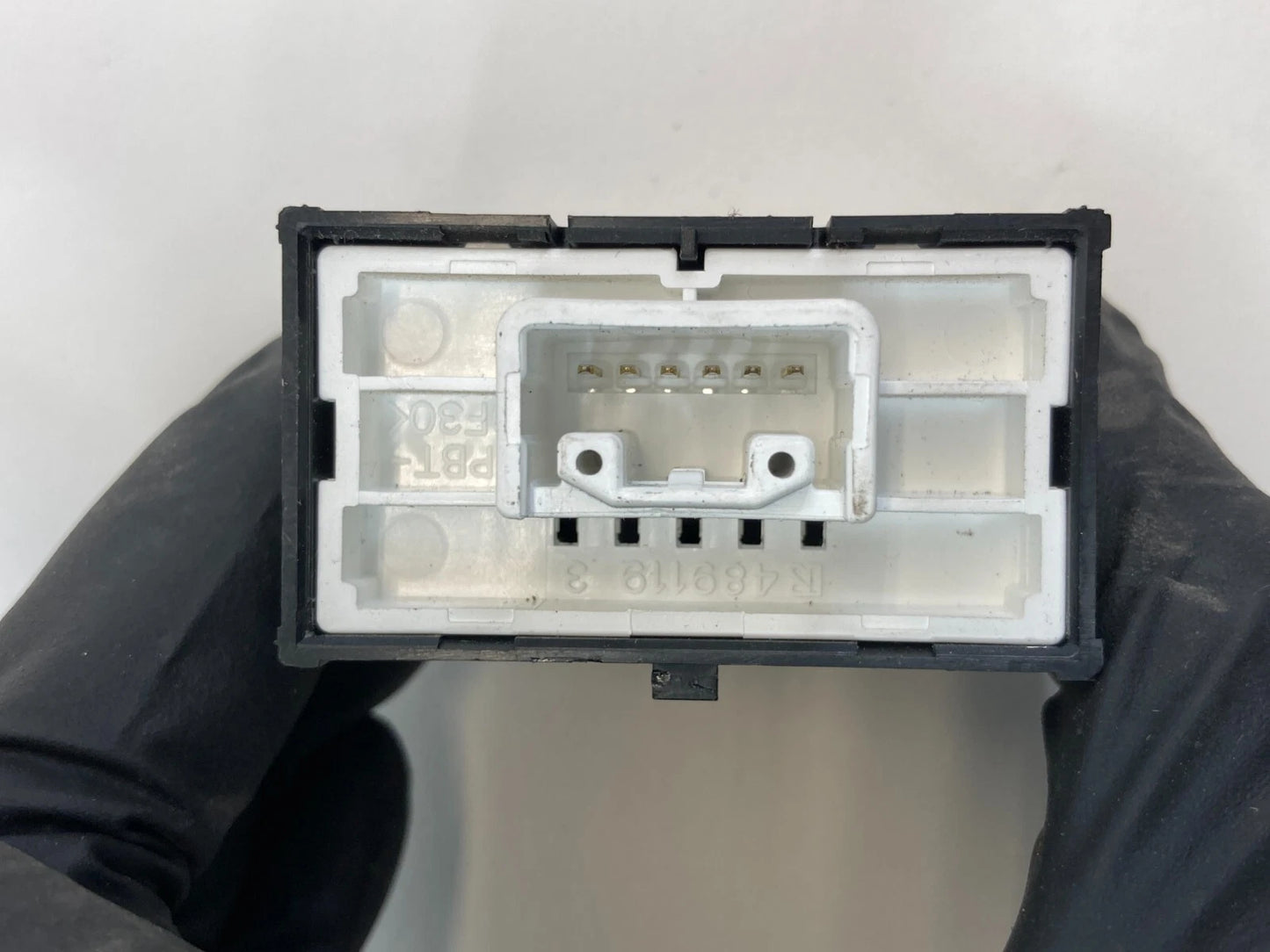 2003-2008 TOYOTA COROLLA DASH PASSENGER SWITCH INDICATOR LIGHT LAMP 6 PINS