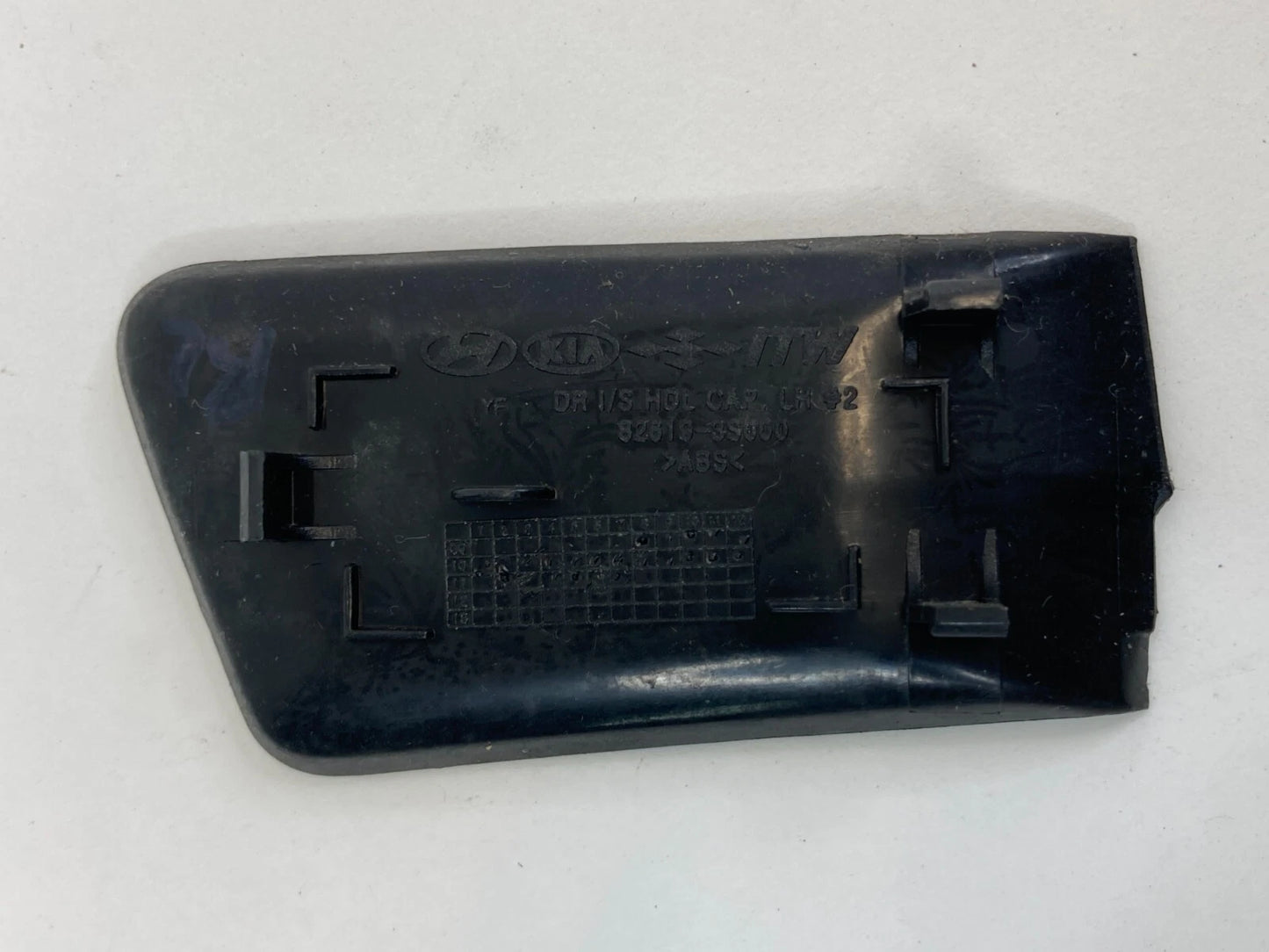 11-14 HYUNDAI SONATA REAR LEFT INNER DOOR HANDLE SCREW CAP COVER 82619-3S000 OEM