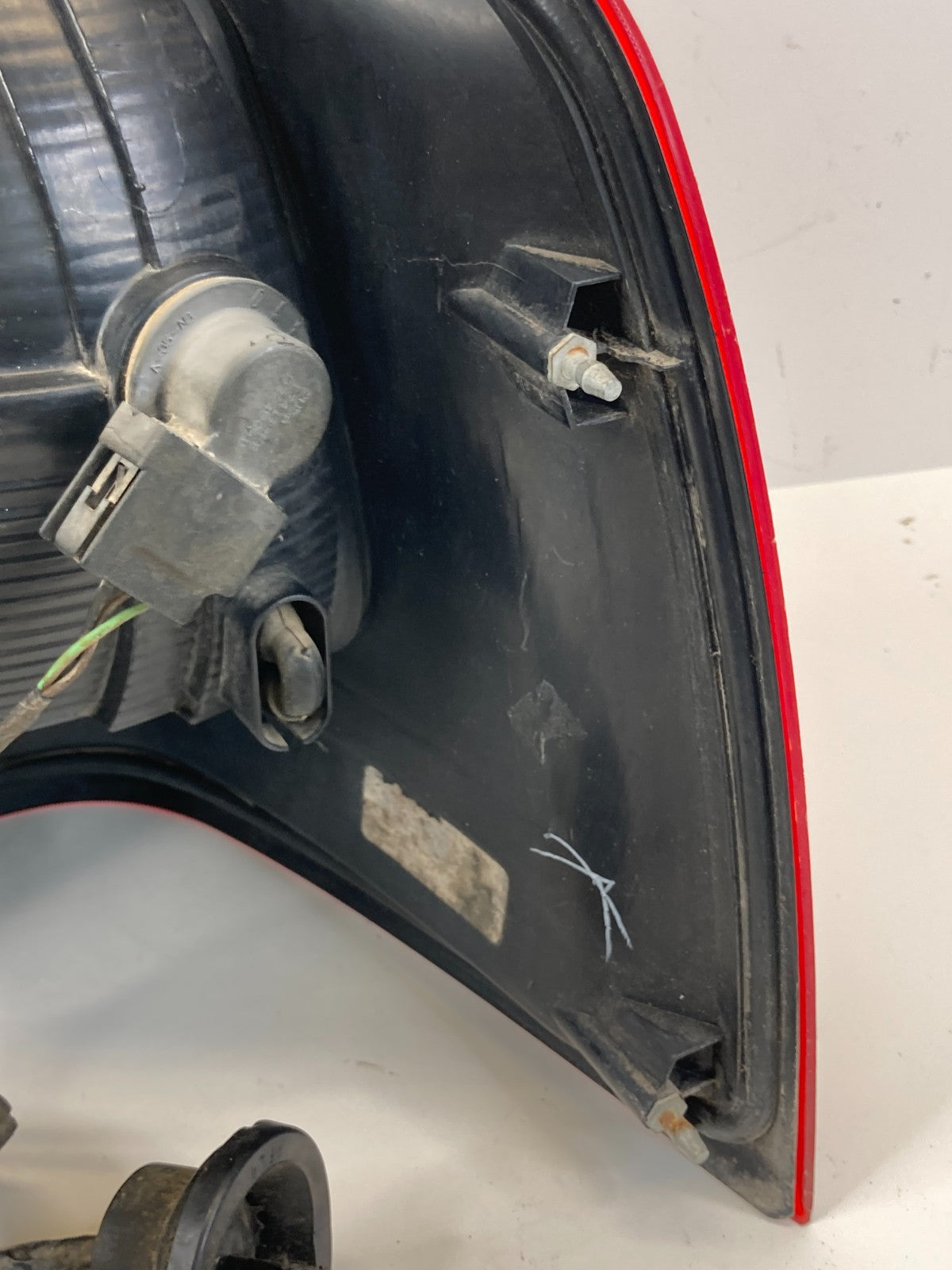 2002-2006 Lincoln Navigator Left Side Taillight Tail Lamp Assy 2L7X-13B505-A OEM