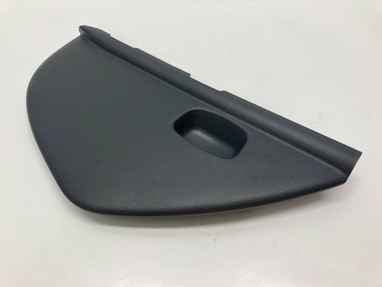 07-10 HYUNDAI ELANTRA RIGHT PASSENGER SIDE DASH END CAP TRIM COVER 847182H000