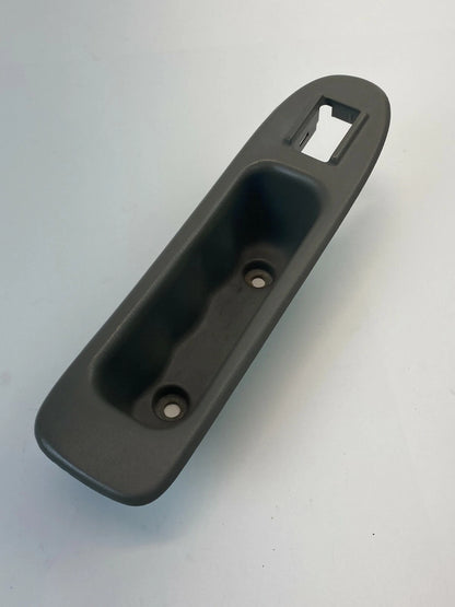 01-05 CHEVROLET IMPALA FRONT RIGHT PASSENGER SIDE DOOR WINDOW SWITCH COVER BEZEL