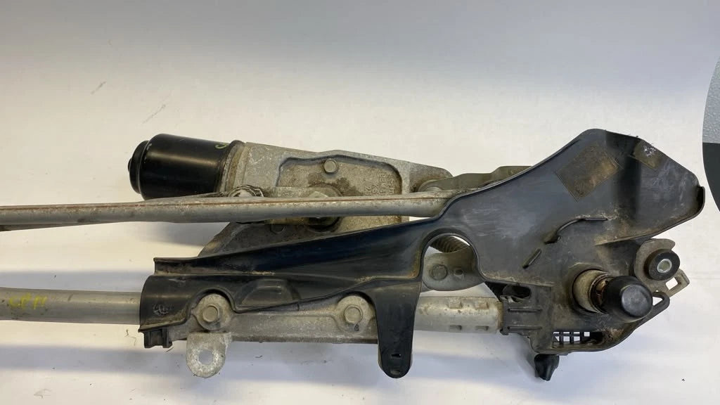 2010 2011 MAZDA3 FRONT WINDSHIELD WIPER MOTOR W/ LINKAGE BBM4-67-37X OEM
