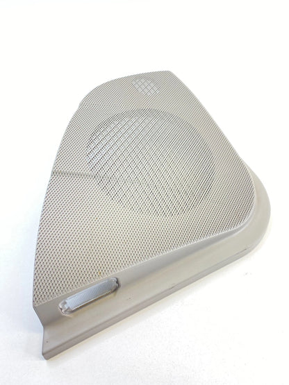 03-06 MERCEDES-BENZ E 500 REAR LEFT SIDE DOOR SPEAKER GRILLE COVER 2117370588