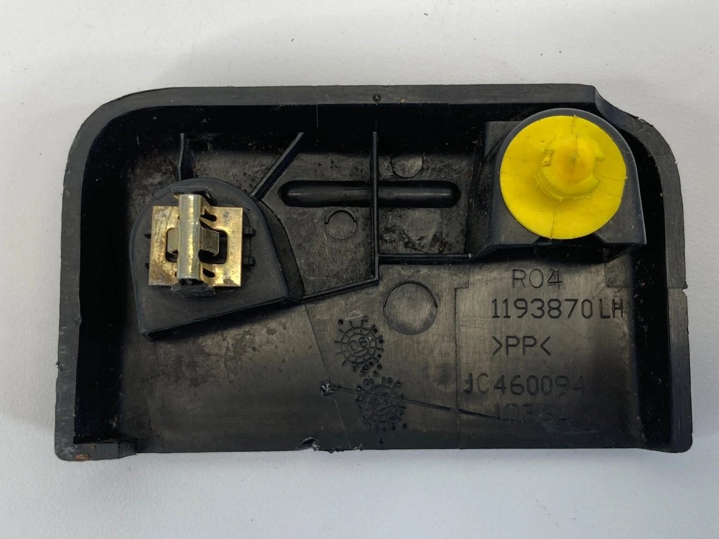 09-12 CHEVROLET TRAVERSE FRONT LEFT SEAT TRACK BOLT COVER END TRIM 1193870 OEM