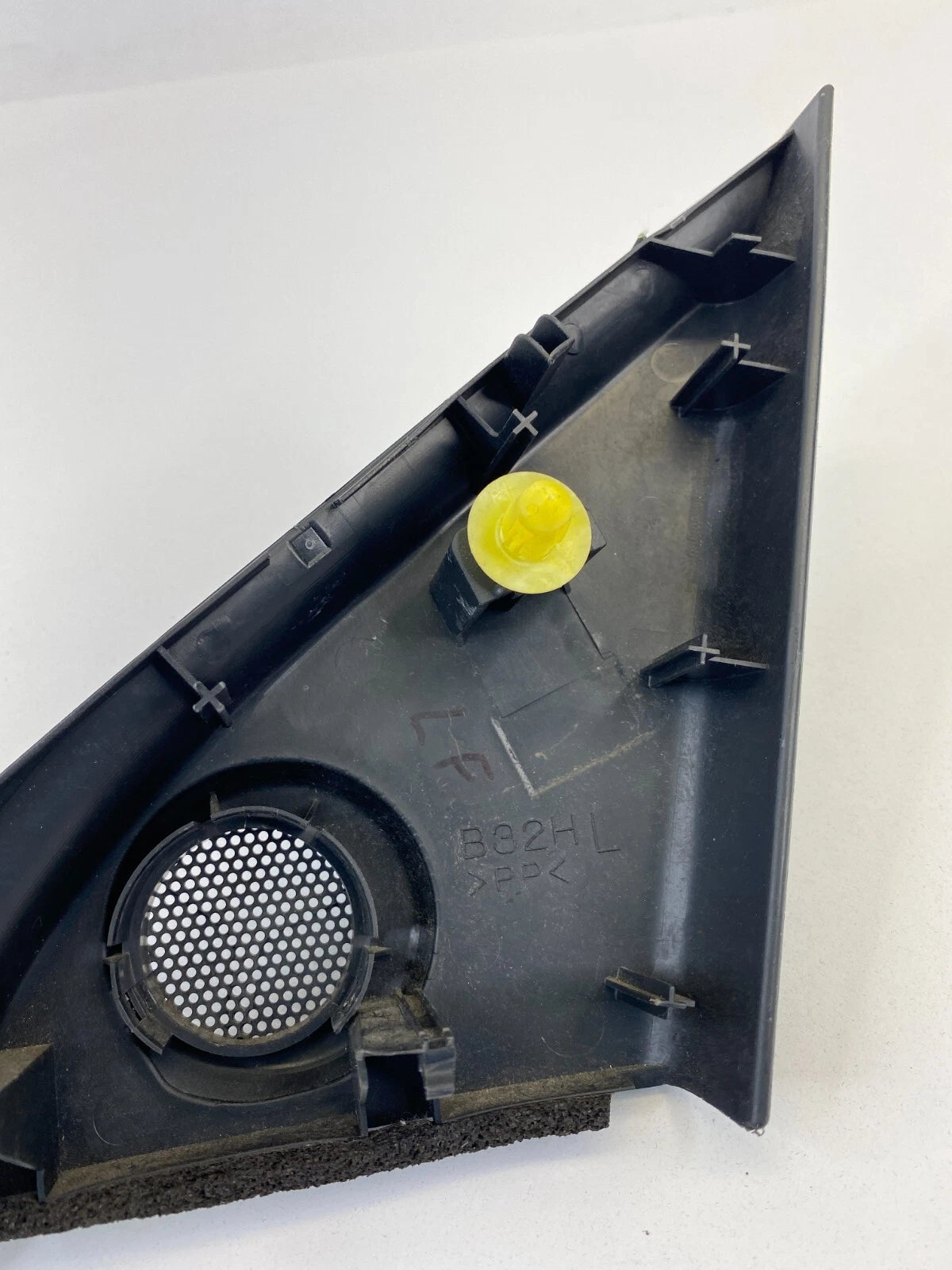 2004-2009 MAZDA 3 MAZDA3 FRONT LEFT DRIVER SIDE DOOR CORNER TWEETER COVER TRIM