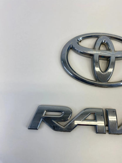 2006-2012 TOYOTA RAV4 REAR BACK TAILIGATE TAIL GATE EMBLEM NAMEPLATE LOGO OEM