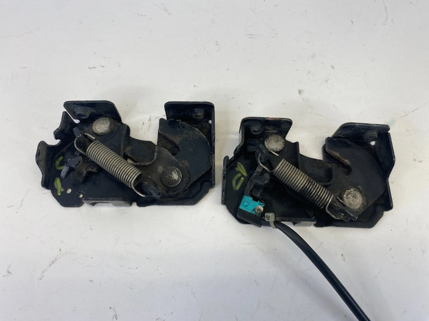 07 08 INFINITI G35 08-13 G37 FR HOOD LOCK LATCH RELEASE ACTUATOR SET LH & RH OEM