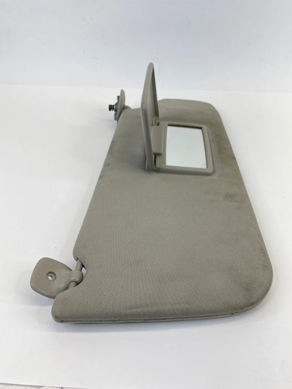 2006-2010 JEEP COMMANDER ROOF RIGHT PASSENGER SUNVISOR SUN VISOR SHADE OEM