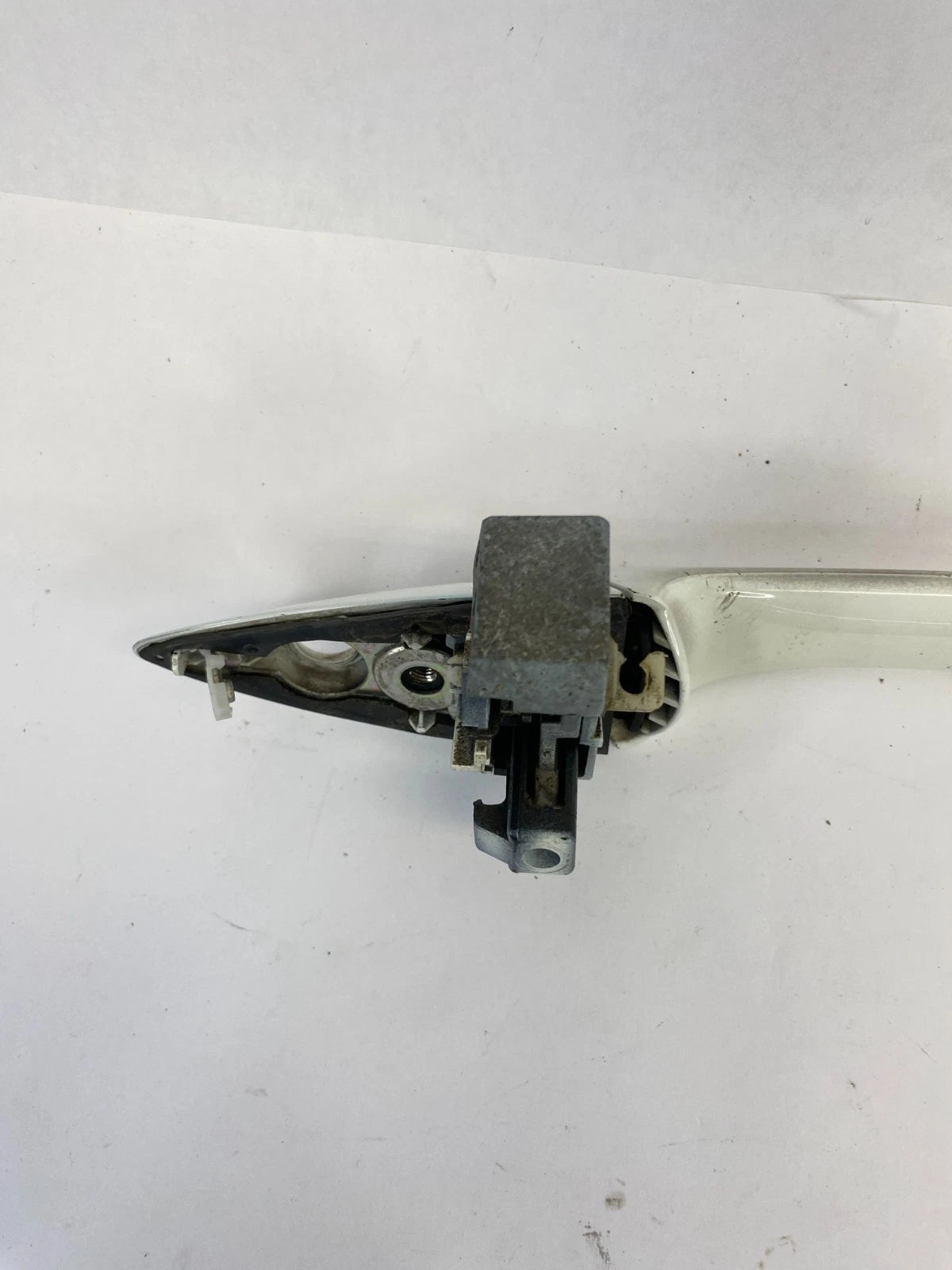 2005-2010 HONDA ODYSSEY FRONT LH DRIVER SIDE EXTERIOR DOOR HANDLE ASSY WHITE OEM