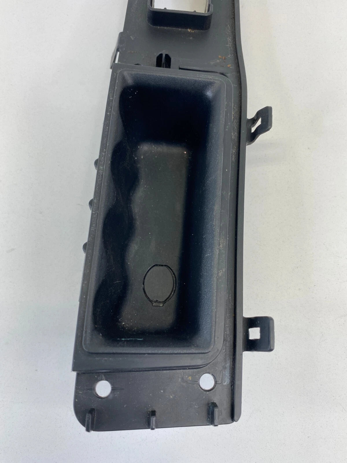 11-17 JEEP PATRIOT REAR RIGHT SIDE DOOR WINDOW SWITCH BEZEL TRIM W PULL HANDLE