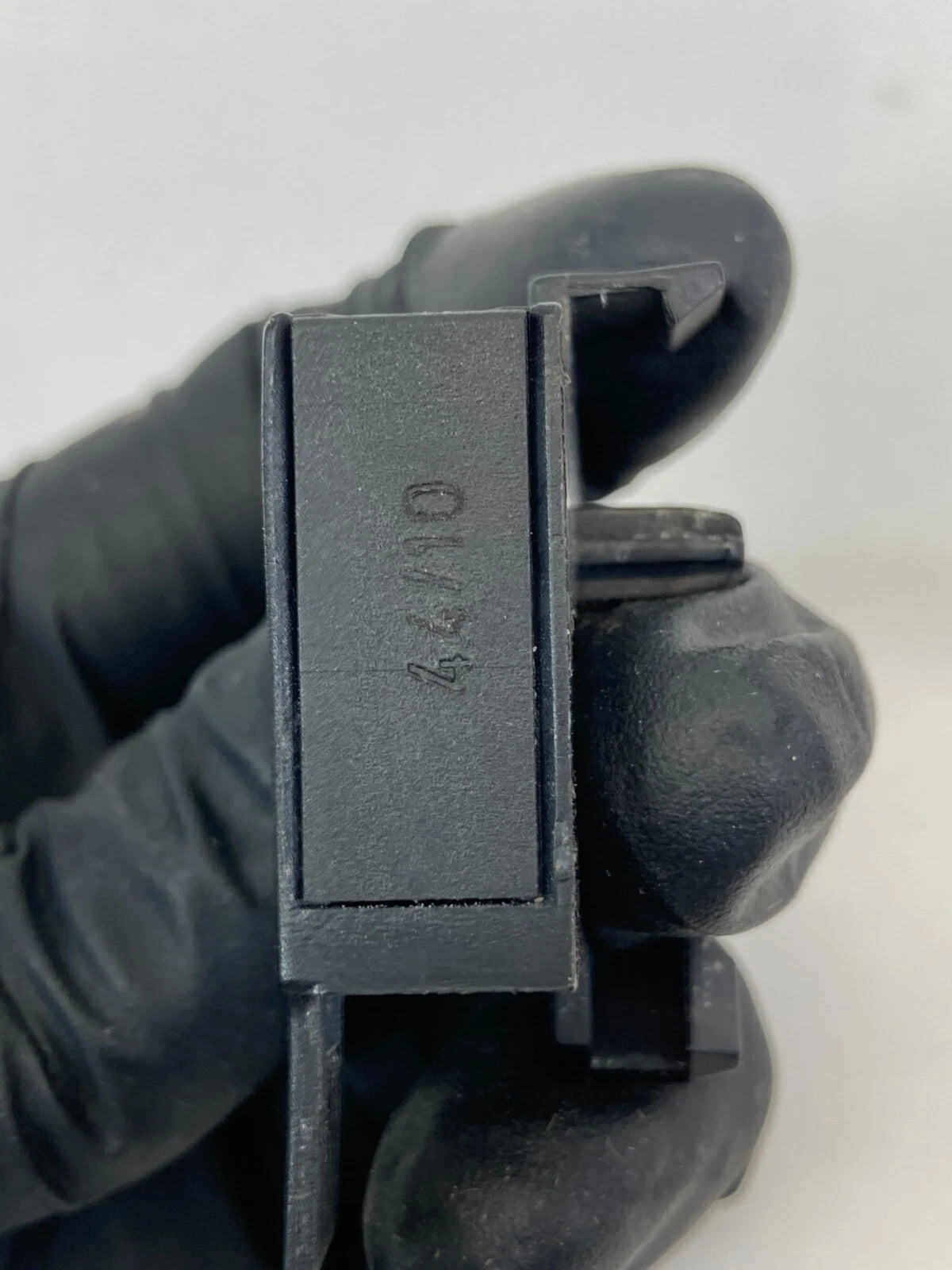 2009-2017 VOLKSWAGEN TIGUAN GLOVE BOX LAMP PARKING BRAKE SWITCH SENSOR 1J0947561