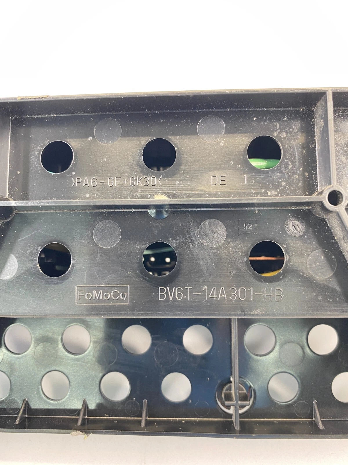 12-18 FORD FOCUS SEDAN 2.0L L4 REAR TRUNK FUSE BOX FUSEBOX ASSY BV6T-14A301-HB