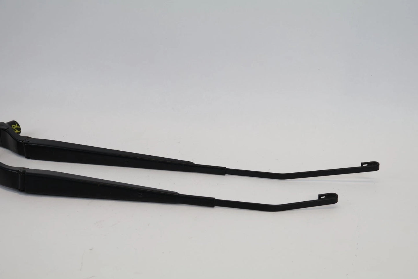 2011-2013 JEEP GRAND CHEROKEE FRONT WINDSHIELD WIPER ARM LEFT & RIGHT SET OEM