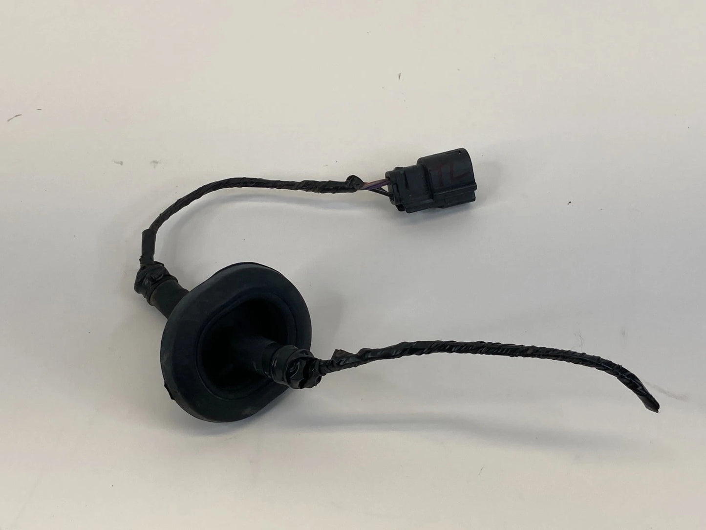 2013-2016 FORD ESCAPE REAR LEFT TAILLIGHT LAMP WIRE WIRING HARNESS SOCKET OEM