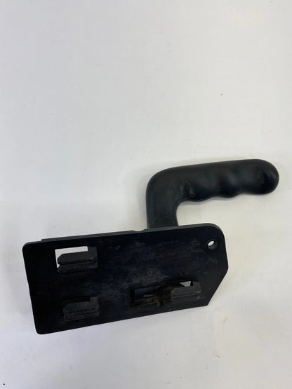 2000-2006 GMC YUKON FRONT RIGHT PASSENGER SIDE INTERIOR INNER DOOR HANDLE OEM