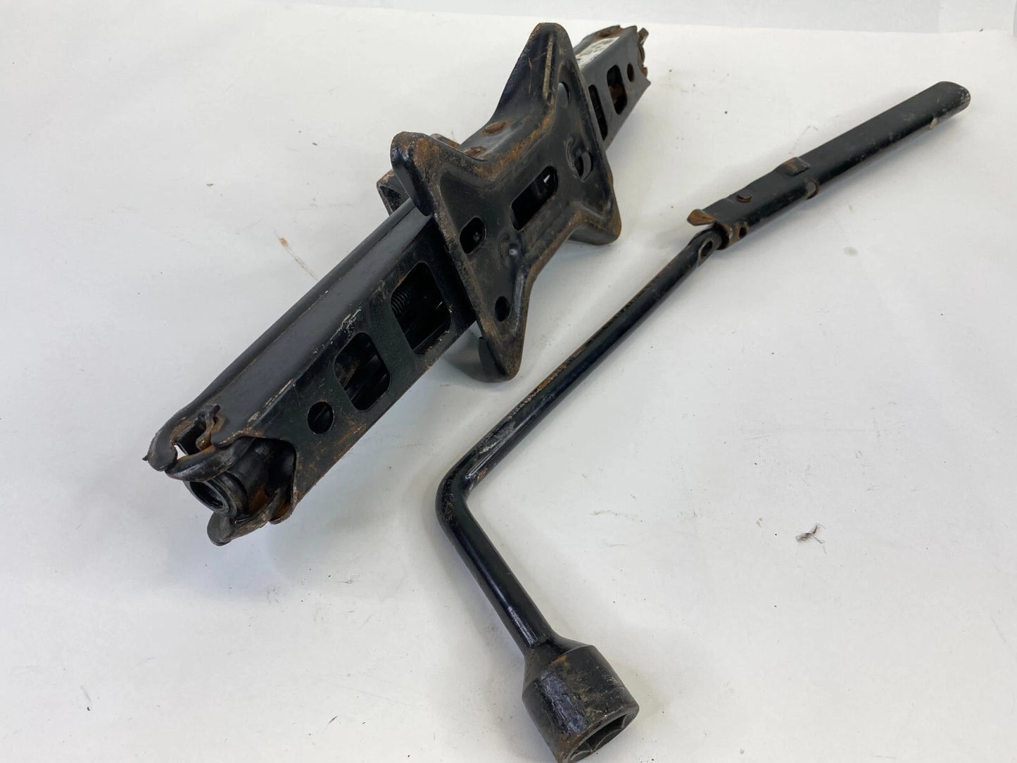 2010-2017 CHEVROLET EQUINOX GMC TERRAIN EMERGENCY SPARE TIRE JACK & TOOL KIT OEM