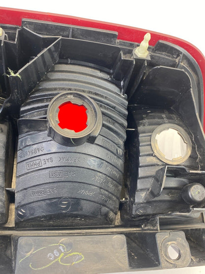 1999-2004 Nissan Pathfinder Rear Right Passenger Side Tail Light Taillight Lamp