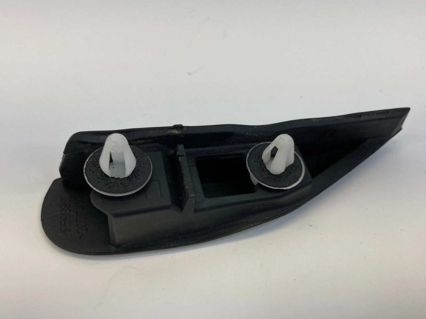 2004-2012 MITSUBISHI GALANT FRONT LEFT MIRROR GARNISH FILLER MOLDING MR598897
