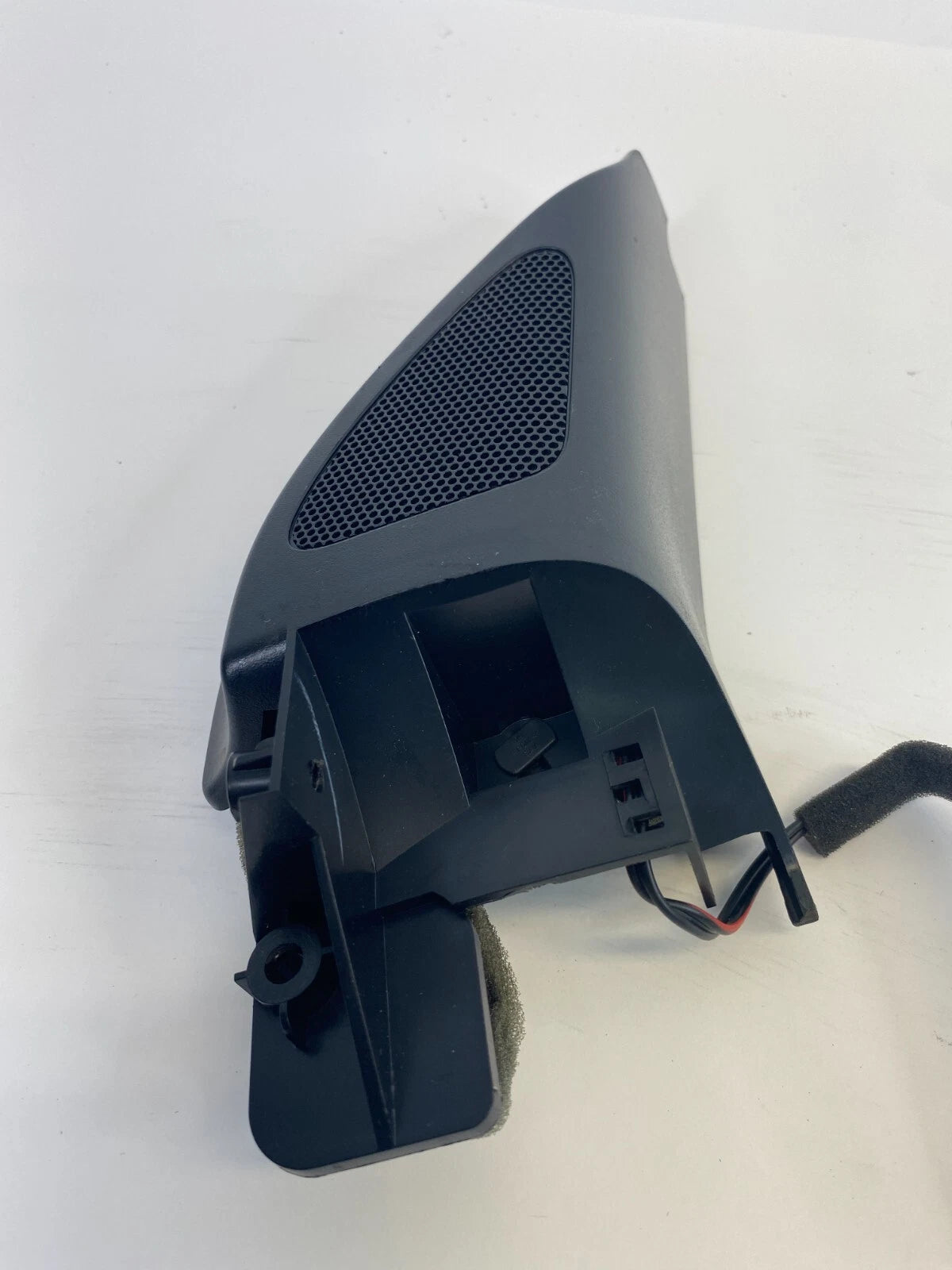 05-10 VW JETTA FRONT RIGHT DOOR MIRROR CORNER TRIM COVER W/ TWEETER SPEAKER OEM