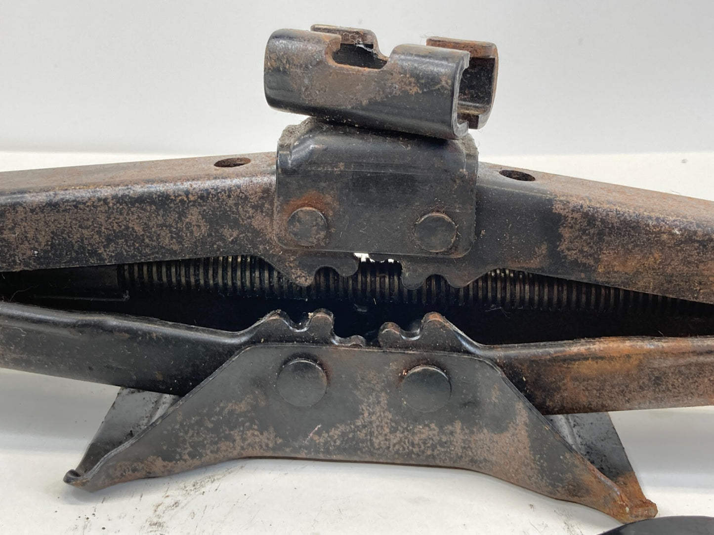 2002-2006 Nissan Altima SEDAN Spare Tire Jack Tool Kit Set Assembly OEM