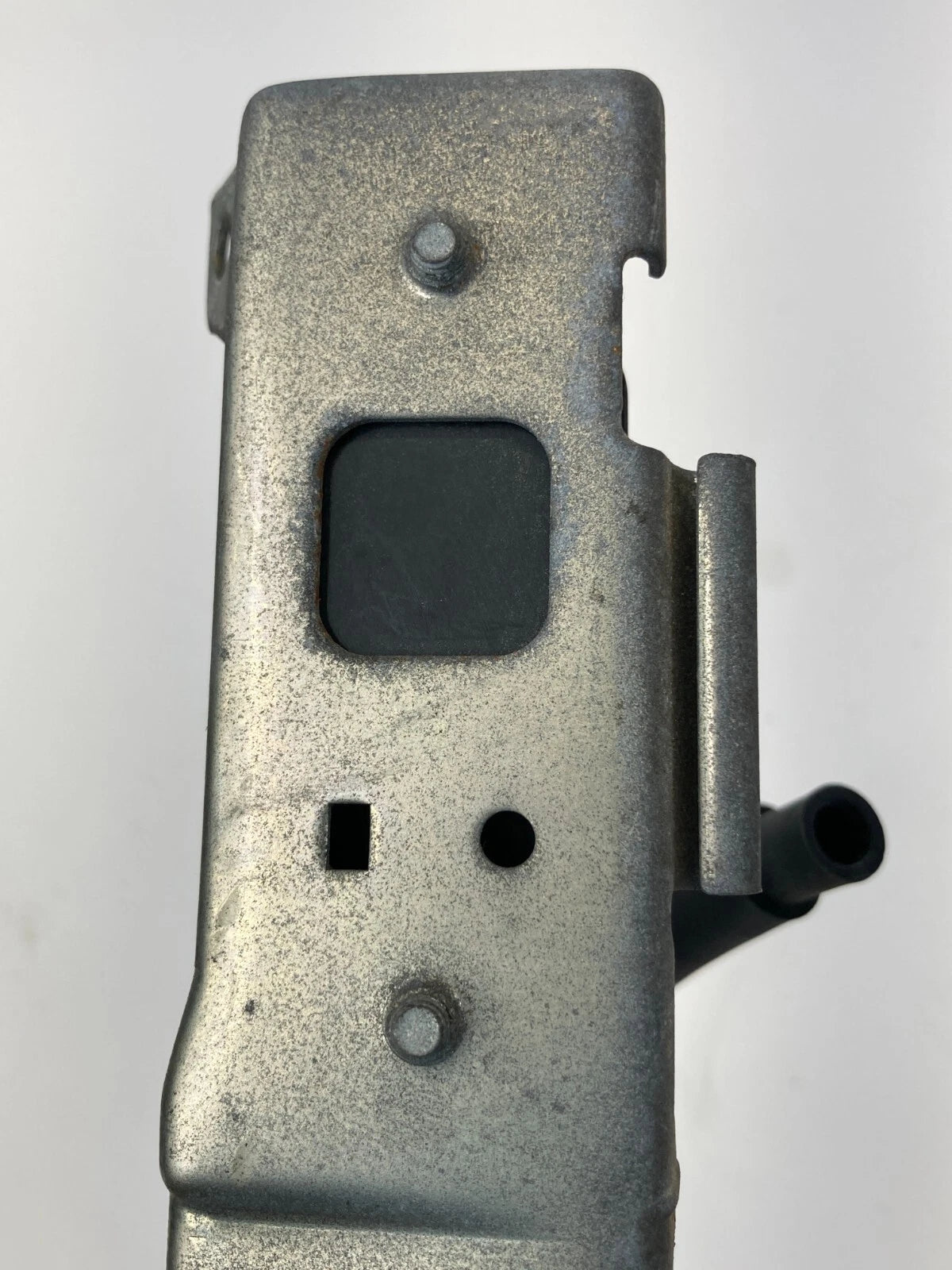 2006 2007 TOYOTA HIGHLANDER HYBRID 3.3 EMISSION SYSTEM VACUUM SWITCH SET BRACKET