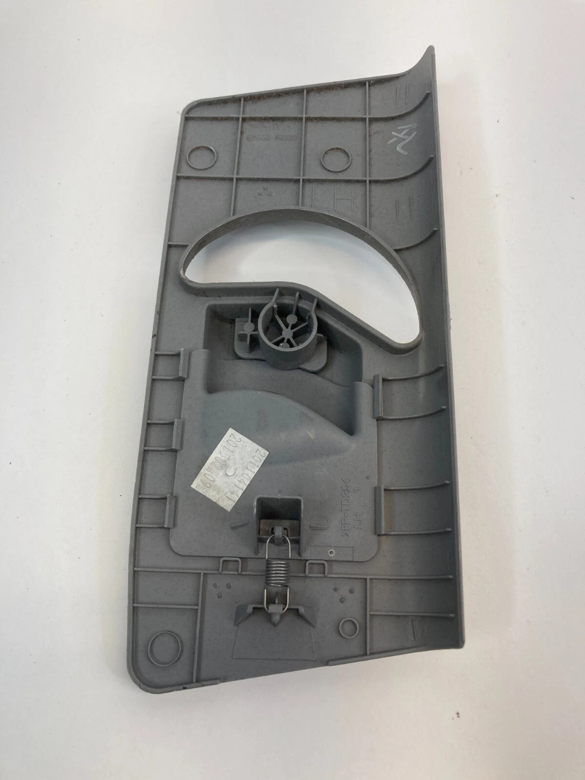 12-17 HYUNDAI ACCENT SEDAN 4-DR FRONT LEFT SEAT BELT ADJUSTER COVER 85832-1R020