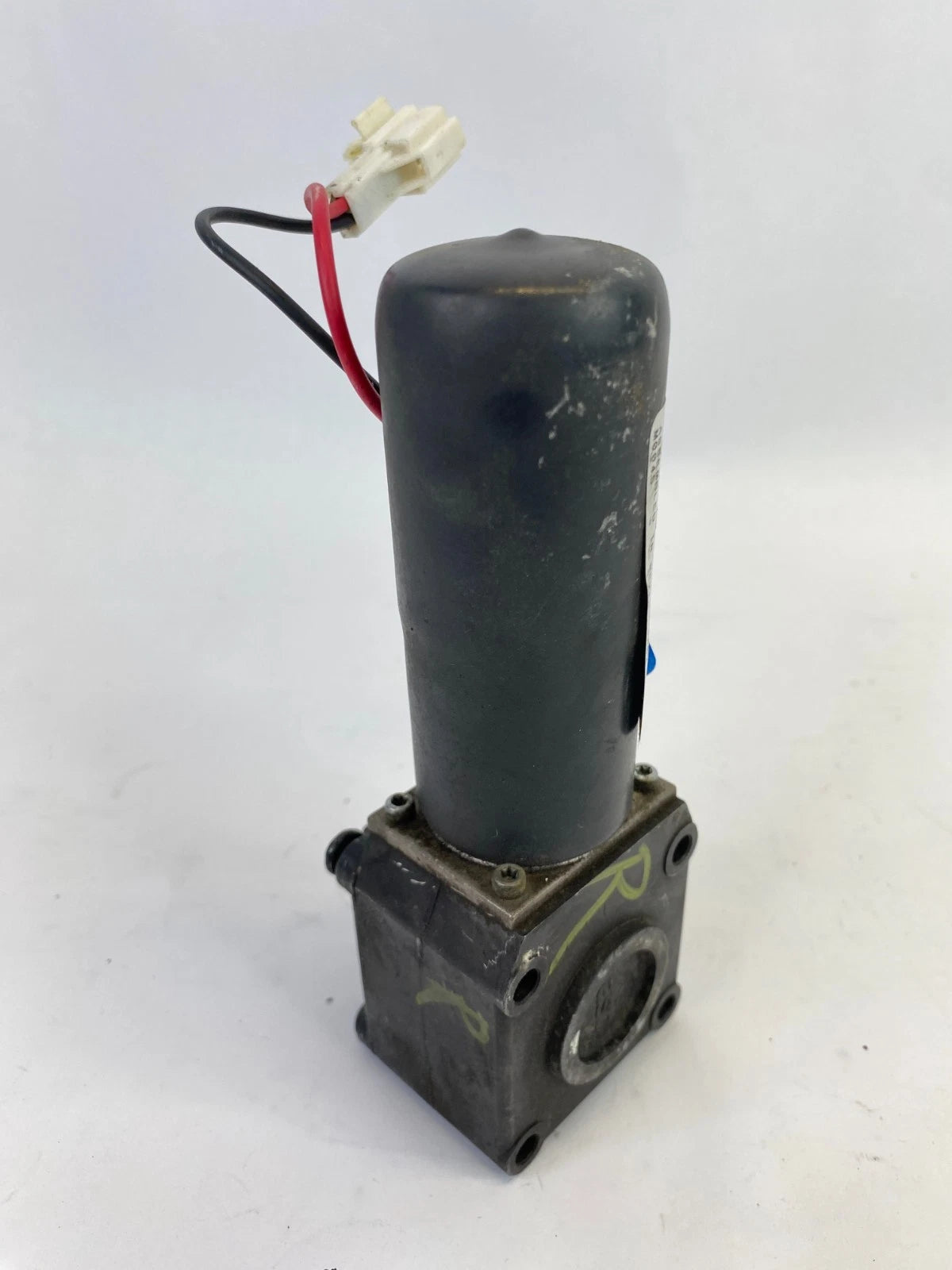 1996-2005 MITSUBISHI ECLIPSE SPYDER RIGHT SIDE CONVERTIBLE TOP MOTOR 409A588