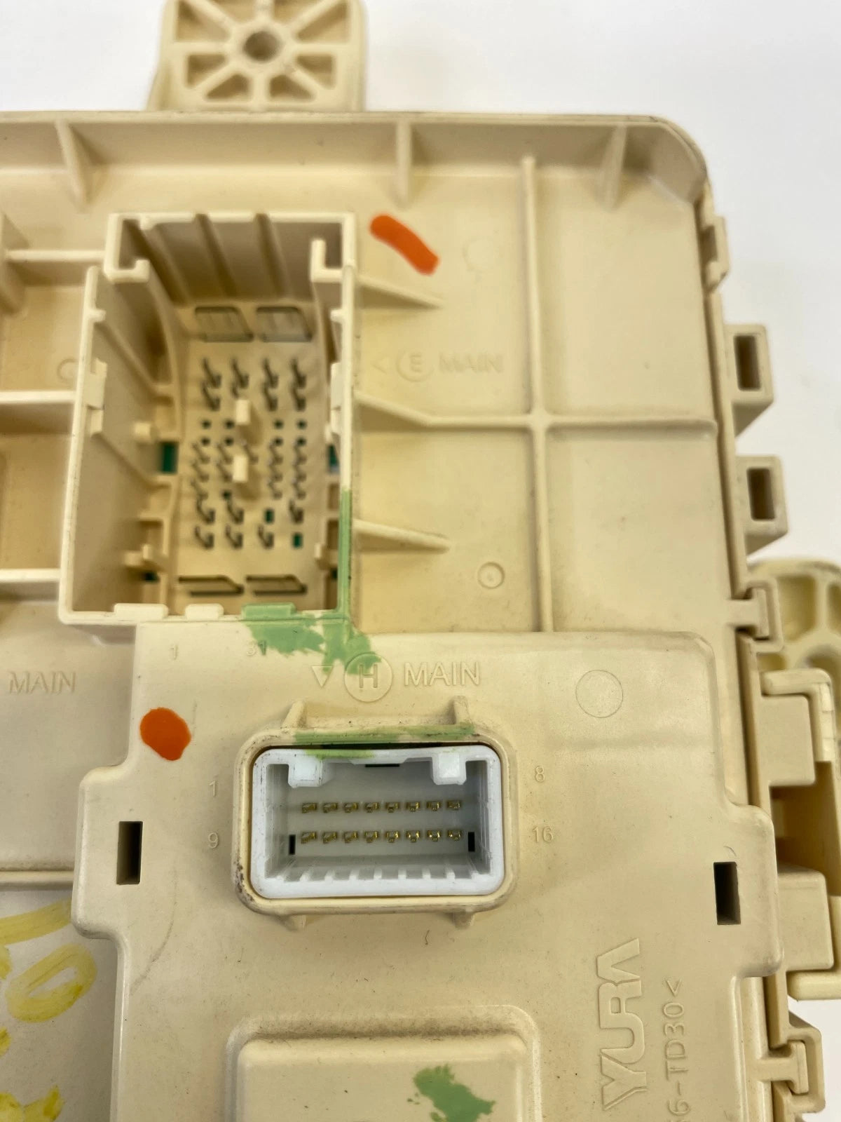 2016-2018 KIA SORENTO 2.4L L4 AT INTERIOR CABIN FUSE RELAY BOX BLOCK 91950-C6520