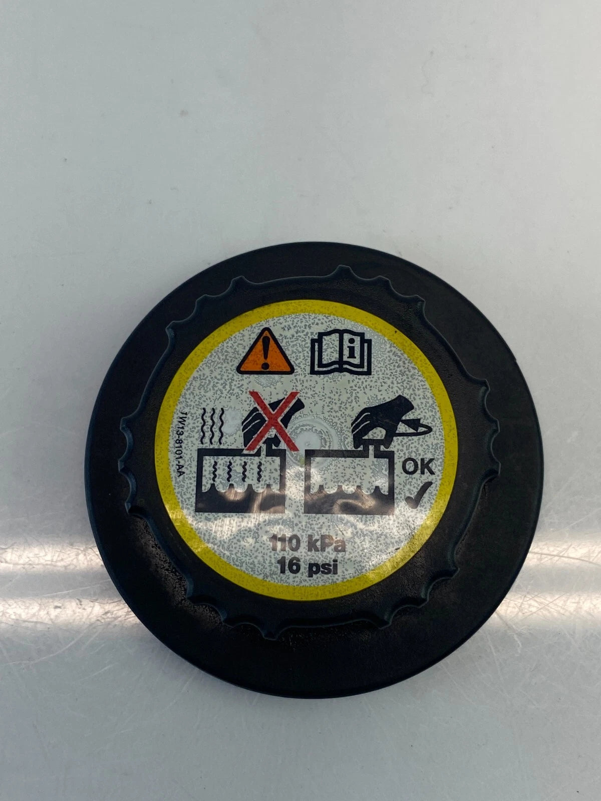 2005-2007 FORD FIVE HUNDRED ENGINE COOLANT RESERVOIR BOTTLE FLUID CAP COVER LID
