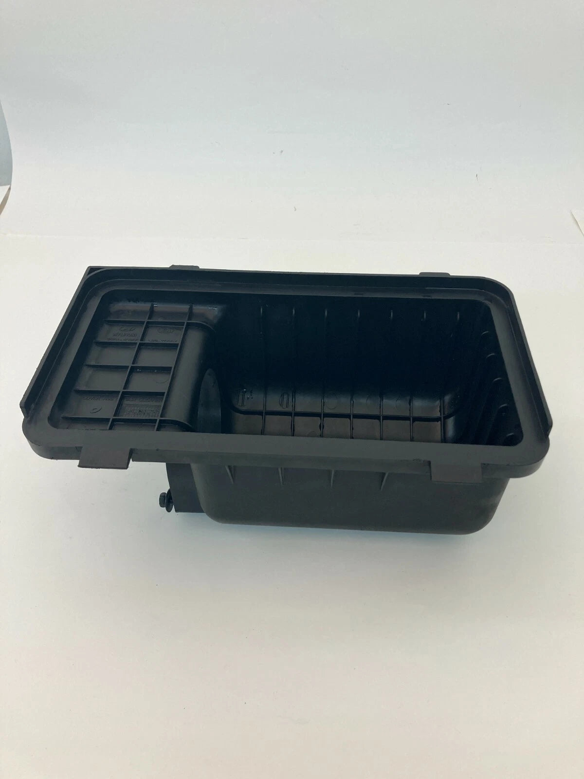 2007 2008 HYUNDAI ENTOURAGE 3.8L AIR INTAKE UPPER COVER OEM FACTORY 28111-4D200