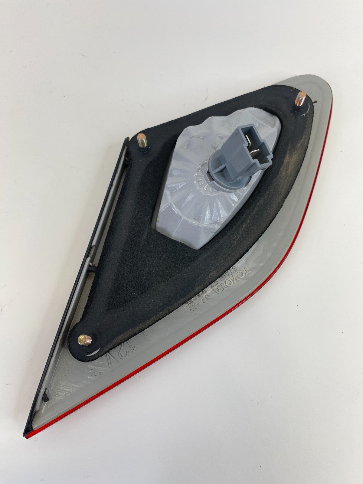 2003 2004 Toyota Avalon Left Driver Inner Trunk Lid Tail Light Taillight OEM