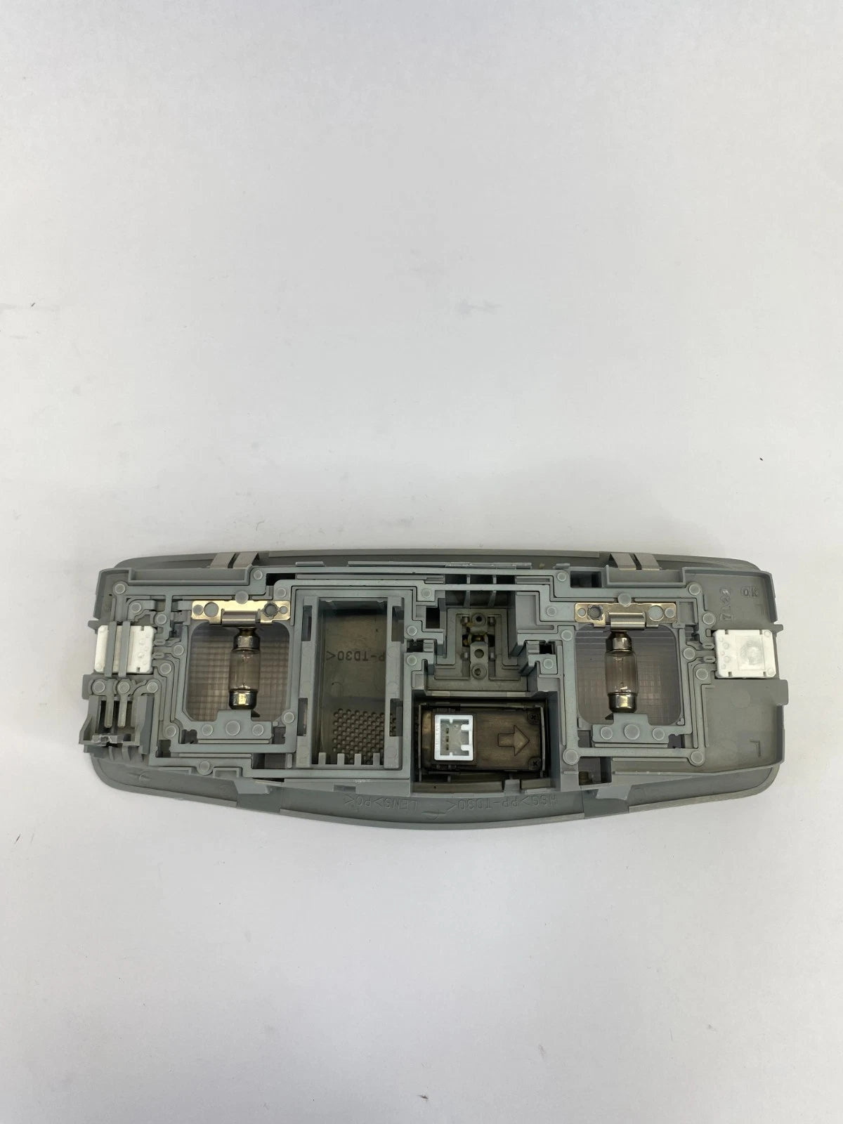 11-24 MITSUBISHI OUTLANDER SPORT OVERHEAD CONSOLE DOME MAP LIGHT OEM 8401A009ZZ