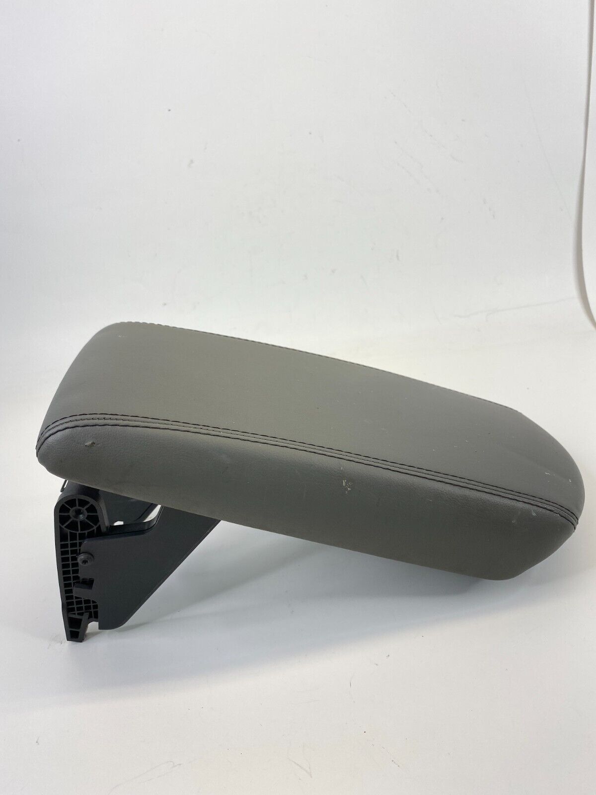 2014 2015 Chevrolet Malibu LS Center Console Lid Armrest Arm Rest Cover Leather