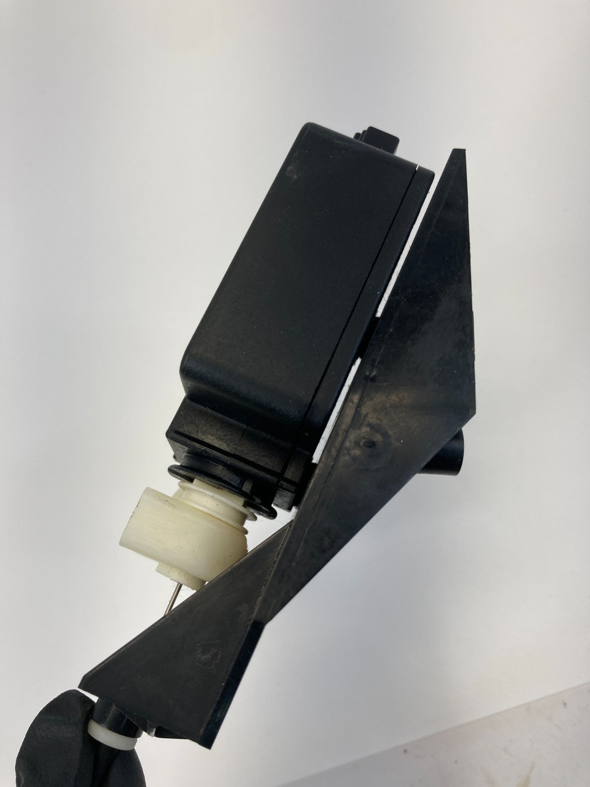 2004-2006 Mini Cooper Fuel Flap Release Locking Motor Actuator W/ Cable 7152588