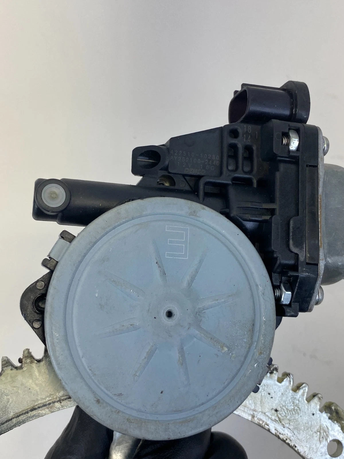 2004-2010 TOYOTA SIENNA REAR RIGHT PASSENGER POWER WINDOW REGULATOR MOTOR OEM