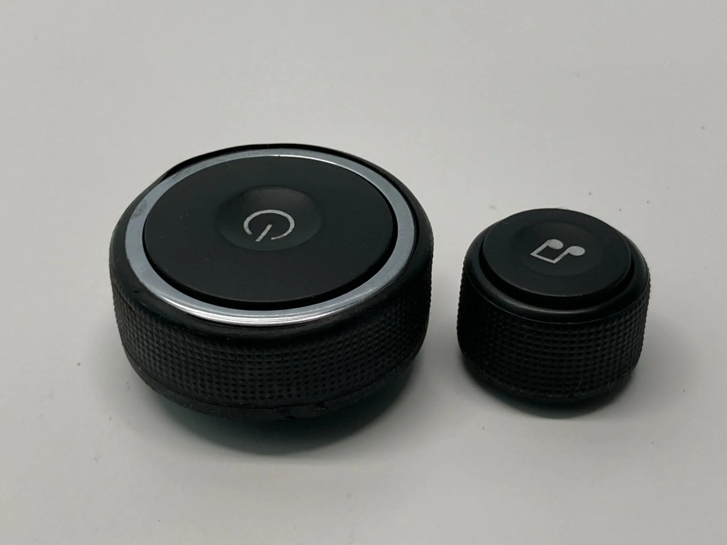 2006 2007 06 07 SATURN VUE ION DASH RADIO CD STEREO KNOB SET PAIR OEM