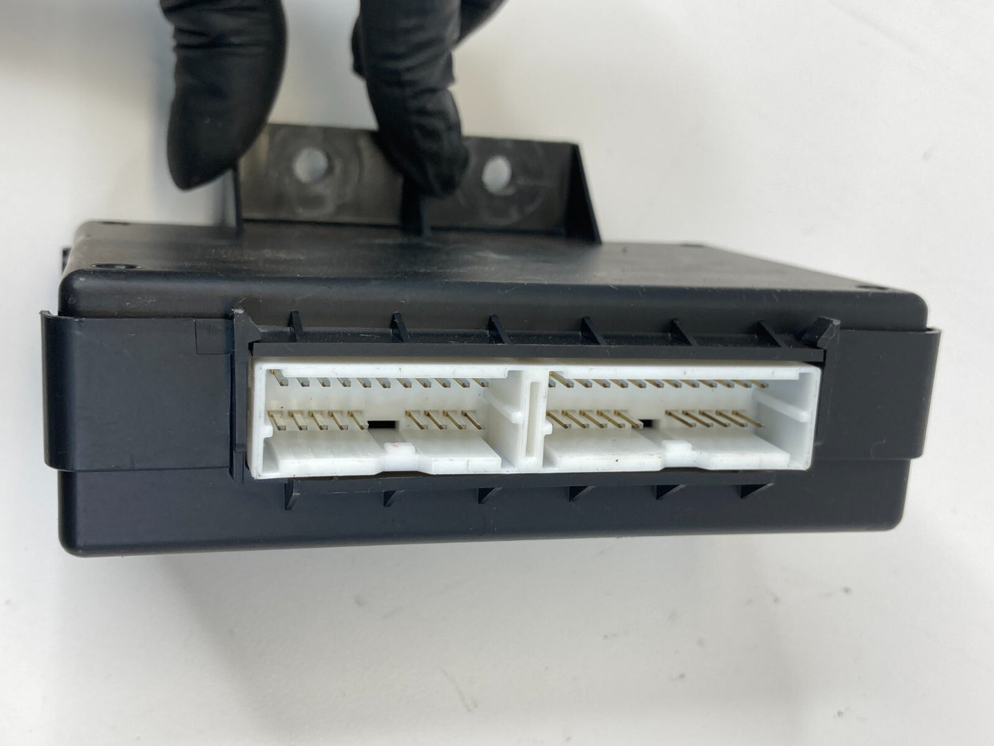 2012 2013 Hyundai Accent 1.6L L4 AT Body Control Module BCM BCU 95400-1R201 OEM