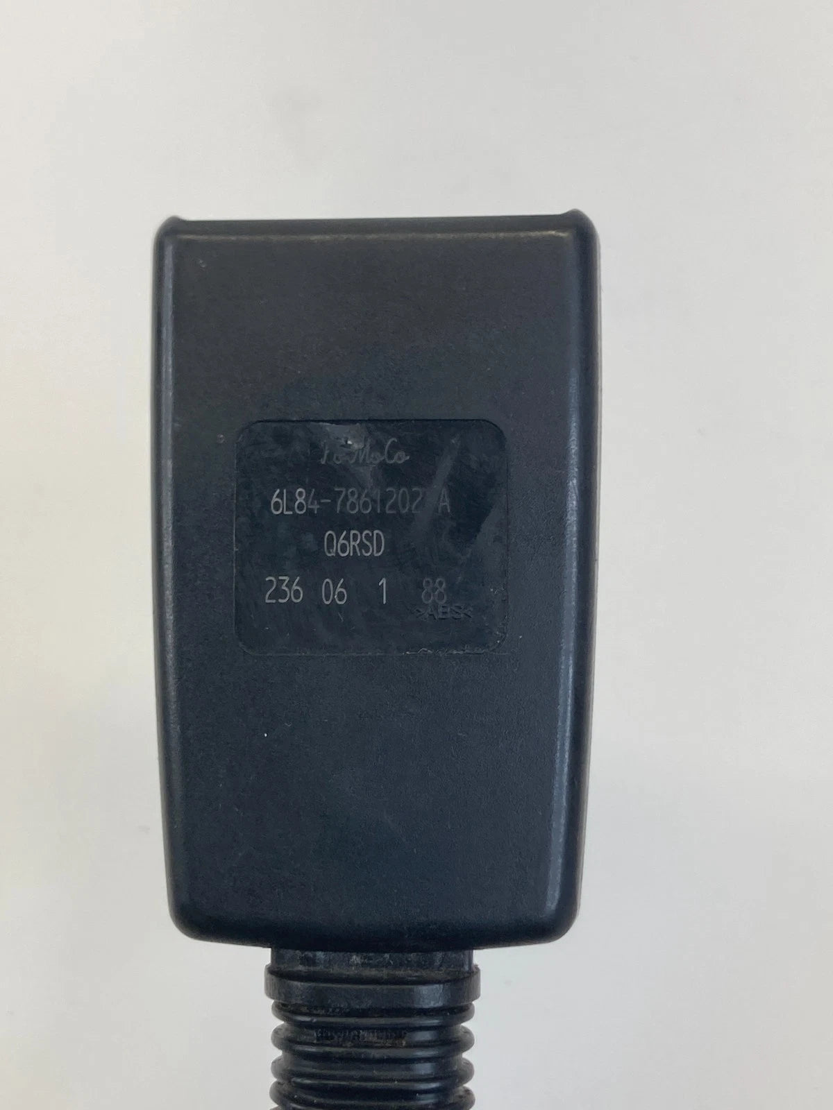 2005-2007 MERCURY MARINER FRONT RIGHT SIDE SEAT BELT BUCKLE 6L84-7861202-A OEM