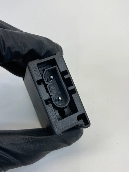 02-05 BMW 745I 745LI GLOVE BOX FLASHLIGHT CHARGER PORT SOCKET 61138352336 OEM
