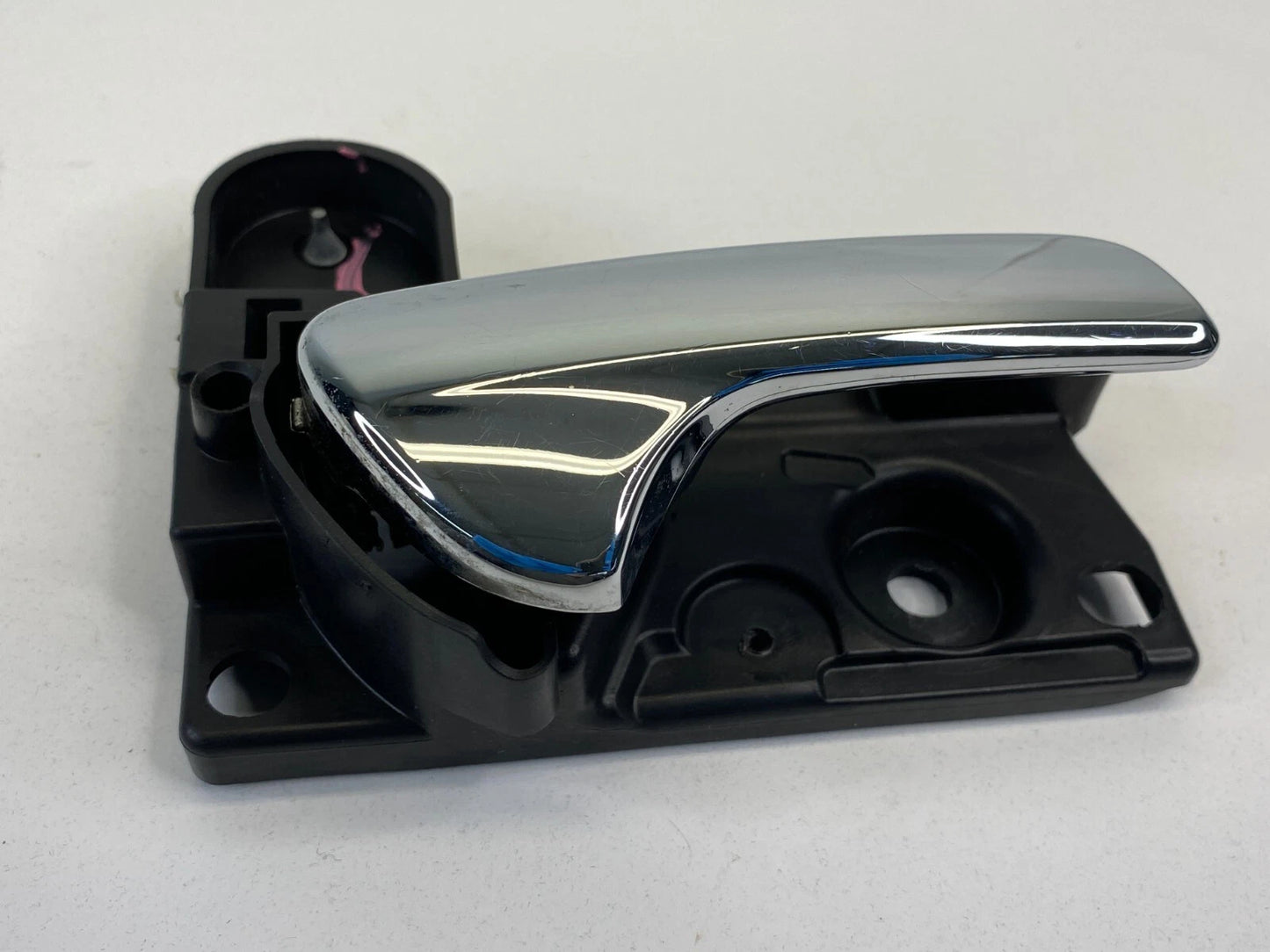 2011-2020 DODGE JOURNEY REAR RIGHT SIDE INTERIOR DOOR HANDLE 937072 OEM