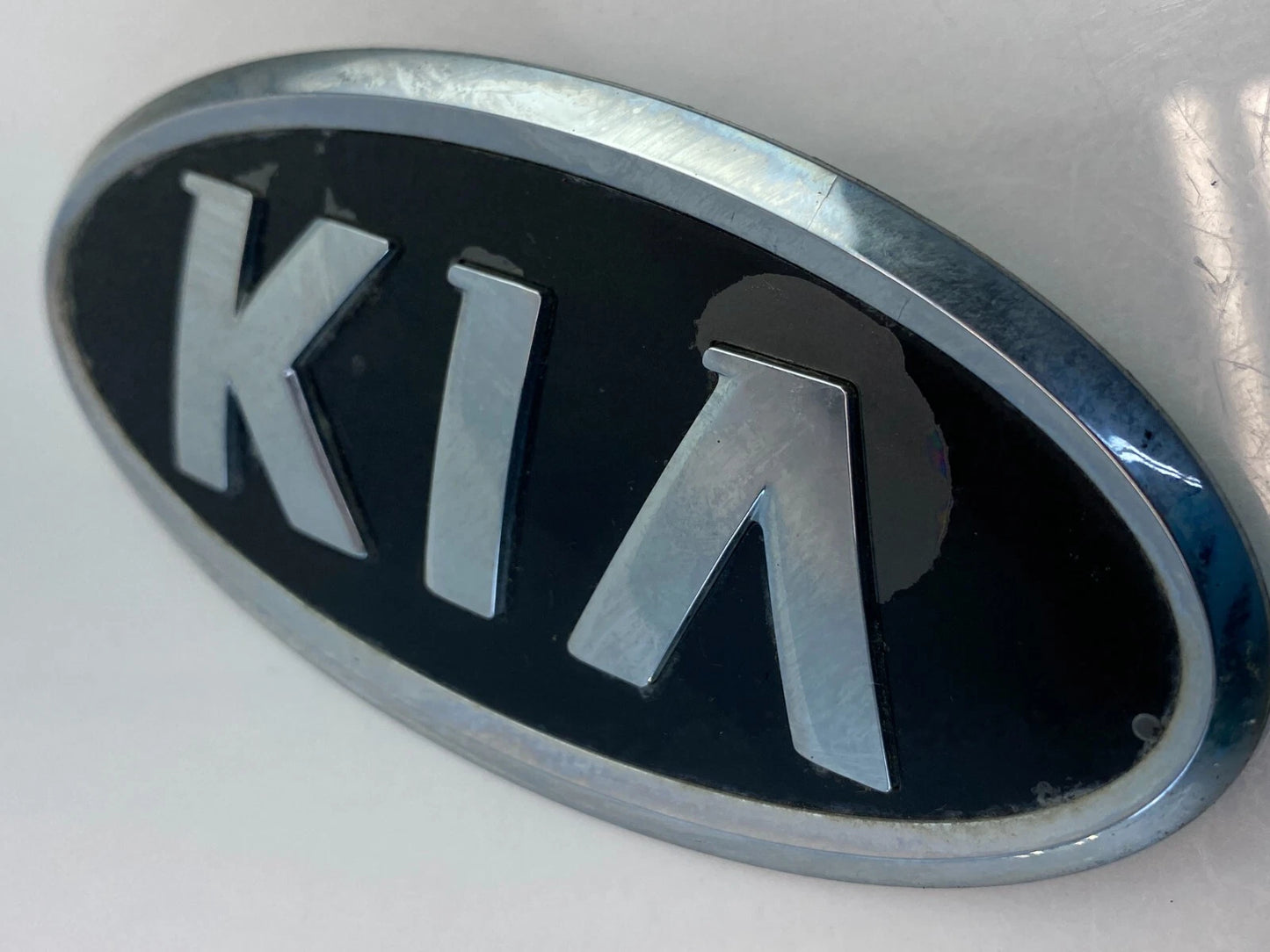 10 11 12 13 KIA FORTE REAR TRUNK EMBLEM ORNAMENT LOGO ASSEMBLY OEM