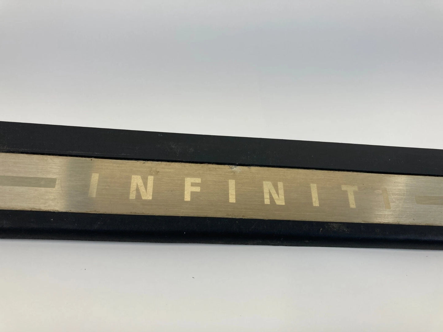 07 08 INFINITI G35 SEDAN FRONT LEFT DRIVER DOOR SILL SCUFF PLATE 769B0-JK000 OEM