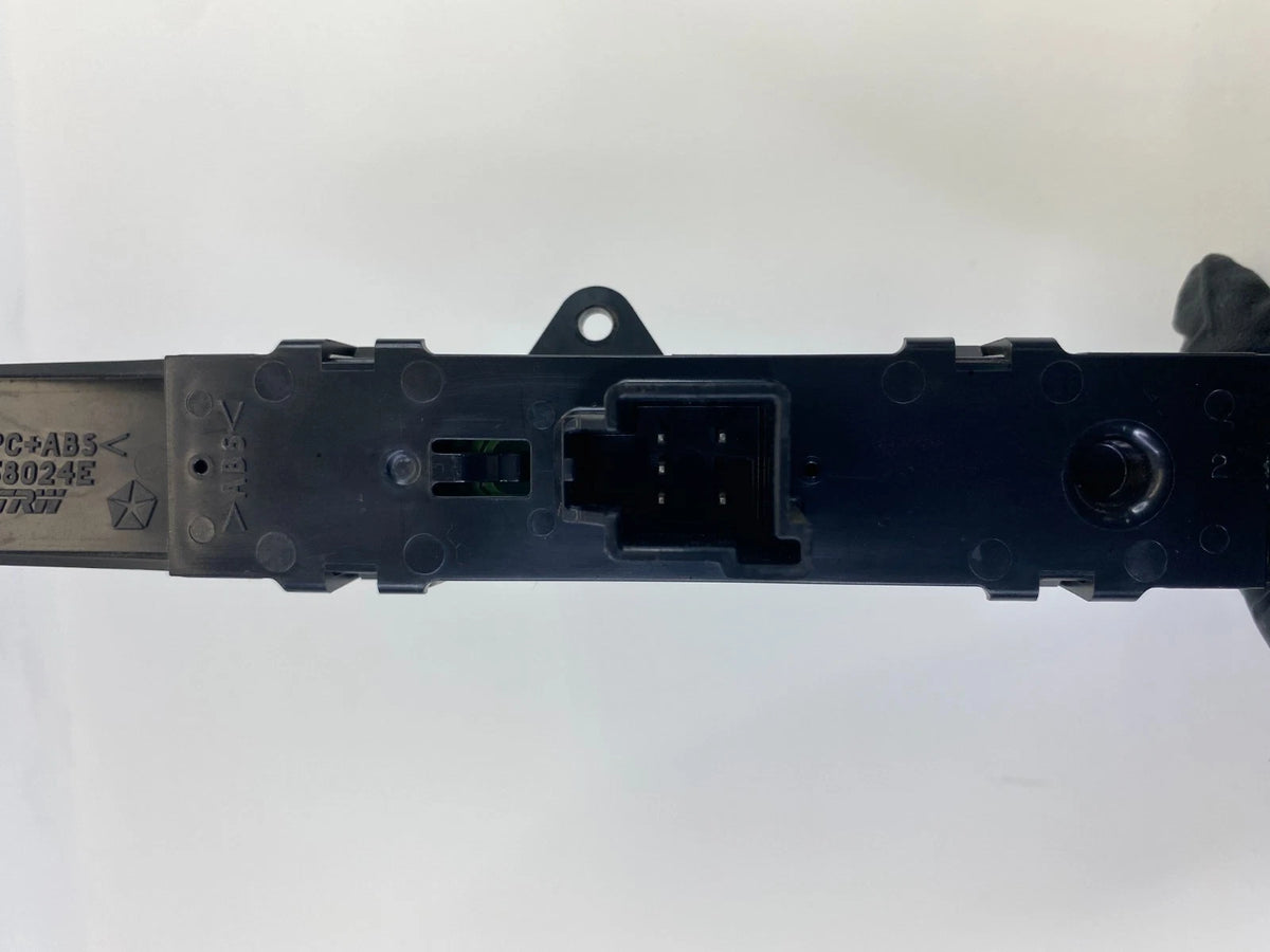 05-07 CHRYSLER TOWN & COUNTRY DASH HAZARD LIGHT CONTROL SWITCH 05134628AA OEM