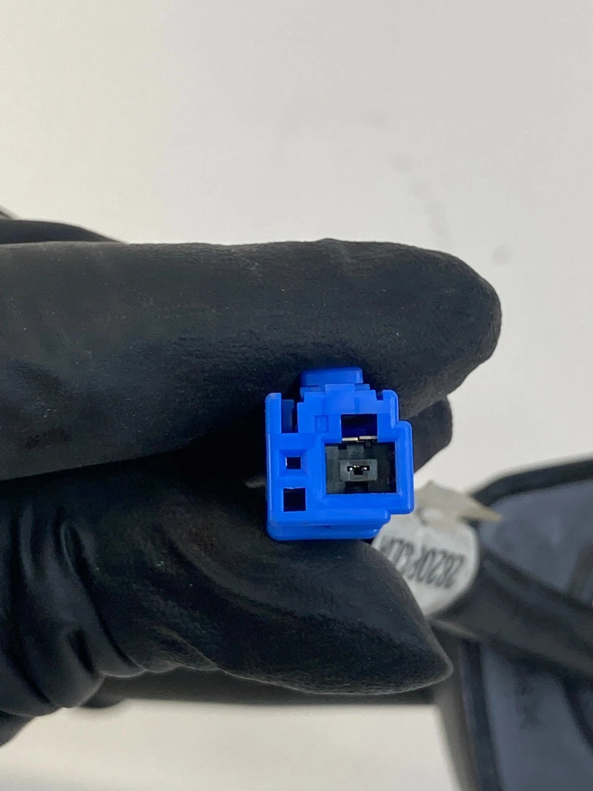 2013-2016 Nissan Pathfinder Roof Mounted Radio Antenna Assembly 28208-3JL0A OEM